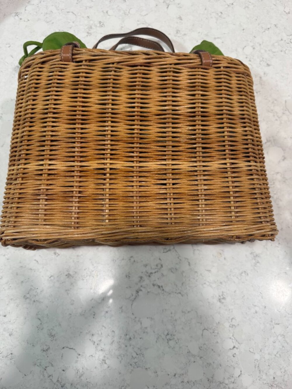 Adorable Wicker Tote. Perfect for a summer picnic or the beach. - Picture 4 of 5